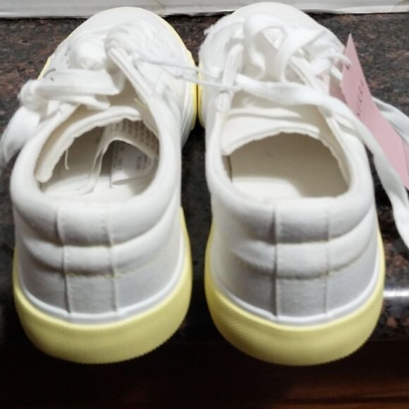 SERRA WHITE SNEAKERS...SIZE 7 - Picture 3 of 6